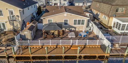 26 Clearwater Way, Toms River