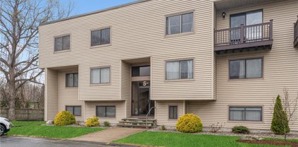 196 Old River  Road Unit 5F South, Lincoln