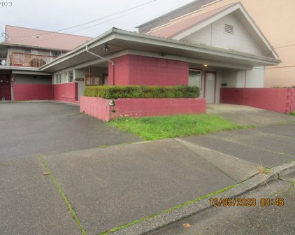 223 N ALDER ST, Coquille