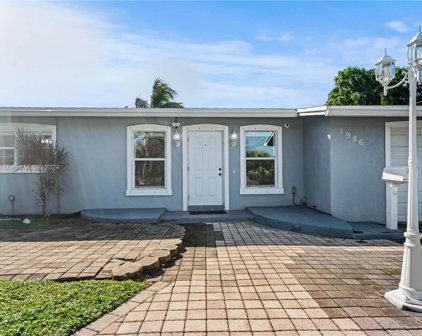 1986 Nw 32nd St, Oakland Park