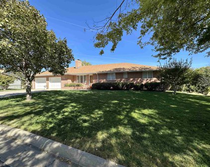 2210 Burr Pkwy, Dodge City