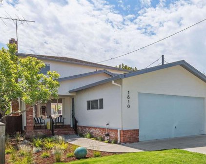1810 Versailles Ave, Alameda