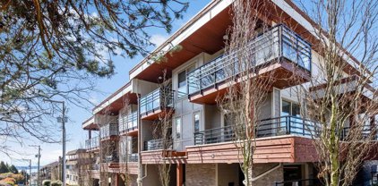 15118 Thrift Avenue Unit 4, White Rock