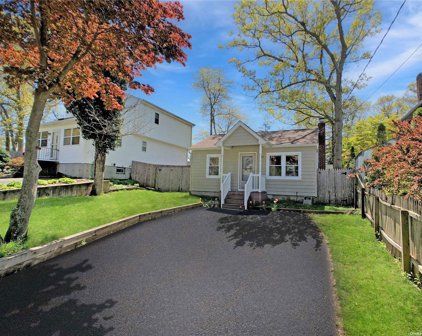 64 Magnolia Avenue, Lake Grove