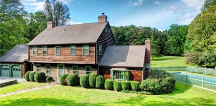 152 Stone Hill Road, Bedford
