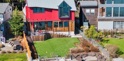 13194 Riviera Place NE, Seattle