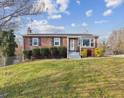9015 Susan Ln, Clinton
