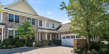 2 Phyllis Ct, Warren Twp.