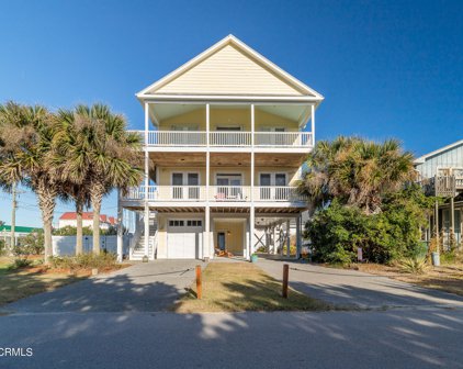 110 Raleigh Avenue, Surf City