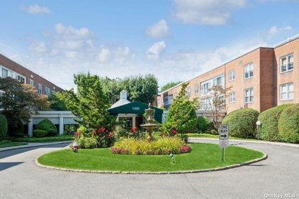 1390 Broadway Unit #221, Hewlett