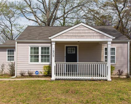 1909 E Farris Avenue, East Point