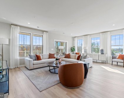 219 Park Central Ter, Manassas Park