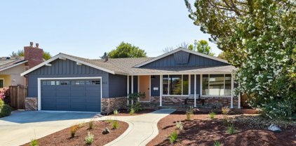 952 Castle Hill RD, Redwood City