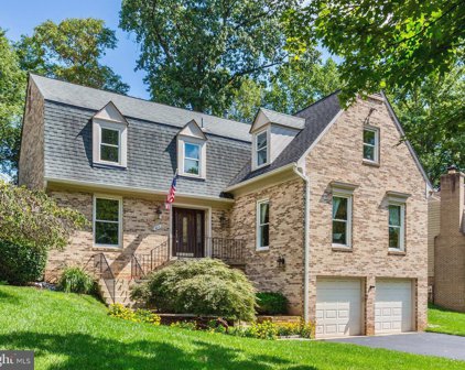 9610 Reach Rd, Potomac