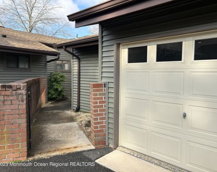 29 Hampton Court, Red Bank