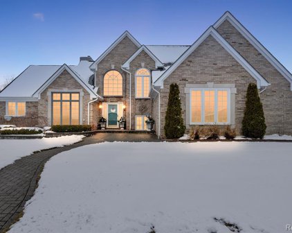 42285 POND VIEW, Sterling Heights