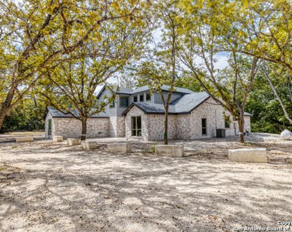 422 Red Wright Rd, Leakey