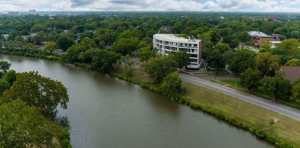 1401 W River Blvd., Wichita