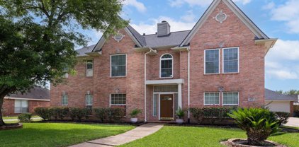 409 PECAN GROVE Lane, Dickinson
