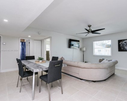 2745 Nw 9th Ct, Fort Lauderdale