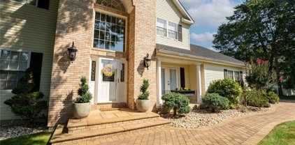 1 Waverly, Coram