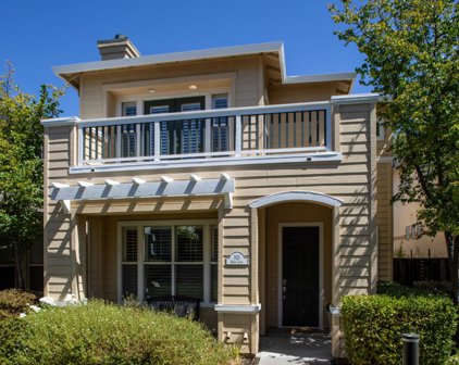 555 Front LN, Mountain View
