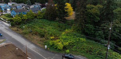 1833 NE 12th St, Renton