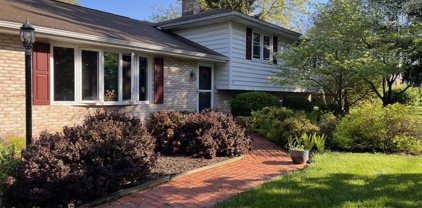 2520 Midpine Dr, York