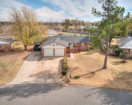 1032 S Meadow Lane, Mustang