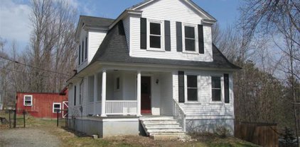 34 Glazier St, Boylston