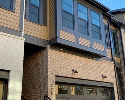 225 Arpeggio Way Unit 58, Alpharetta