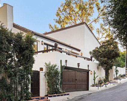 2660  La Cuesta Dr, Los Angeles