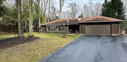 111 Oaknoll Court, Elma