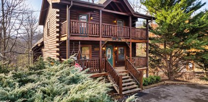 715 Country Oaks, Sevierville