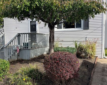 2419 Riverside Drive, Wantagh
