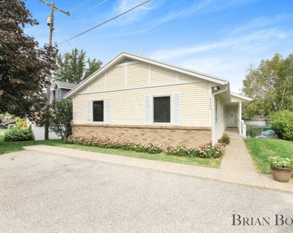 8990 Loveless Drive NE, Rockford