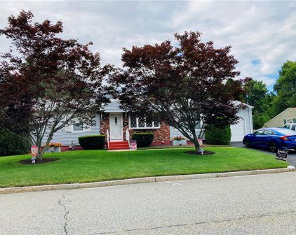 184 Bayberry Road, Woonsocket