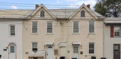 216, 218 N College St, Martinsburg