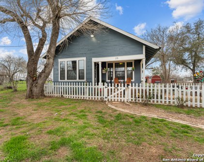 215 County Road 146, Floresville