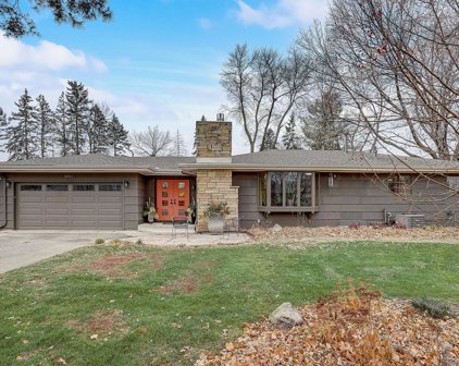 10911 Oak Knoll Terrace N, Minnetonka