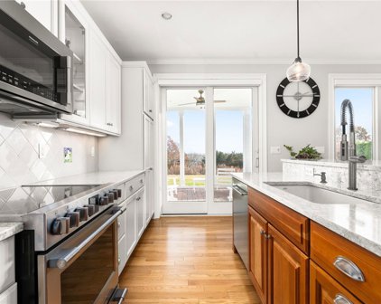 5 Compass Way Unit C102, Westerly