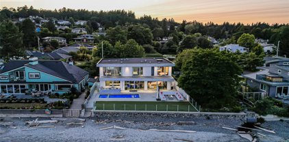 3777 Waring Place, Saanich