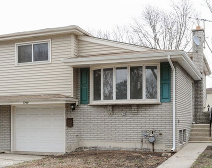 1709 N Windsor Drive, Arlington Heights