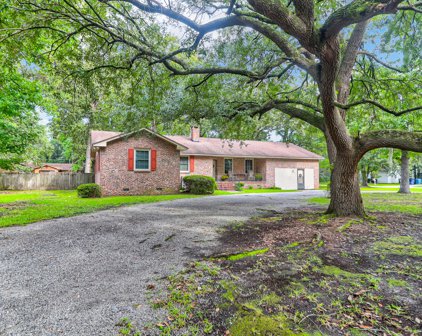 2016 Dogwood Road, Charleston