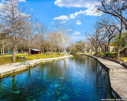 418 Lakeview Blvd, New Braunfels