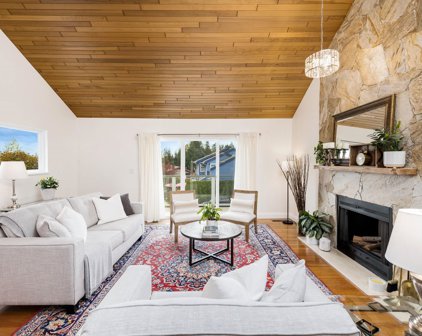 5562 Swordfern Place, North Vancouver