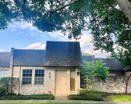 23 River Creek Way, Sugar Land