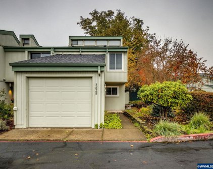 3828 Auburn Rd, Salem