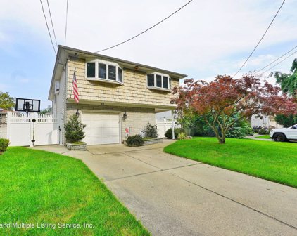 61 Park Drive N, Staten Island
