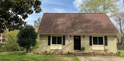 908 Canterbury  Court, Gastonia